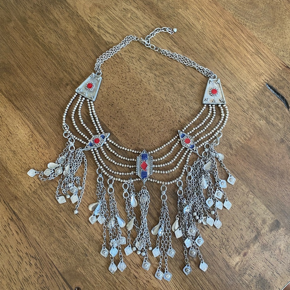 Silver fringe necklace